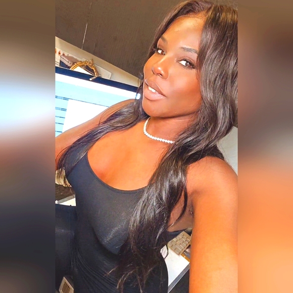 Meet your Posher, Misshotfoxx - Picture 1 of 1